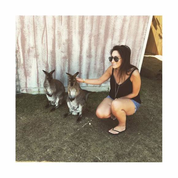 Meet your Posher, Kendra - Picture 1 of 1